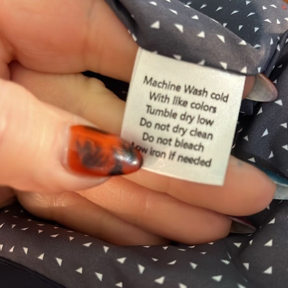 Untuckit Woman’s Puffer Vest Quilted Navy Blue Size Small - Picture 8 of 9